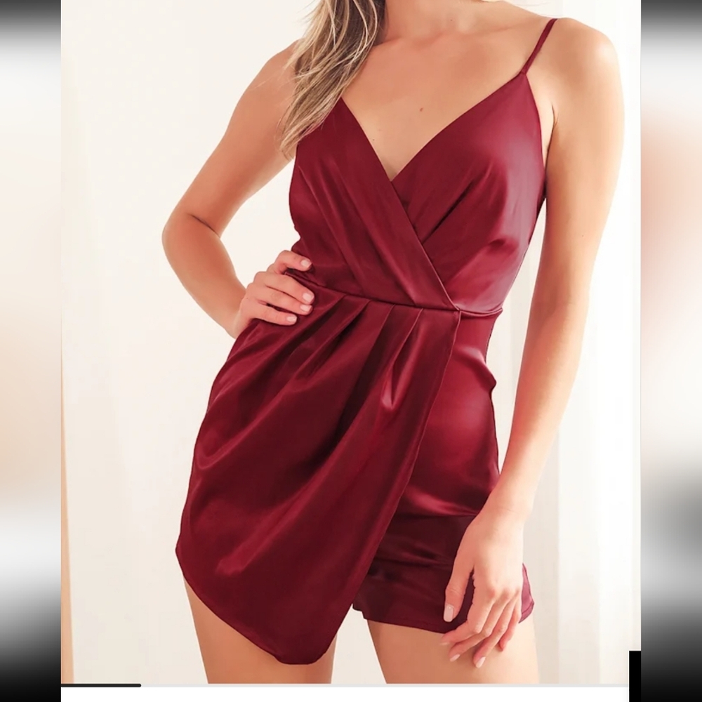 Lulu's Party Mood Wine Red Satin Pleated Romper Mediun